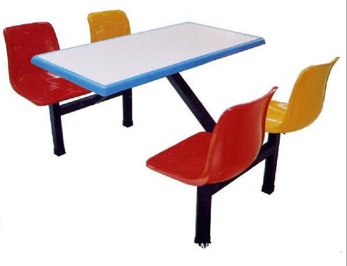 我公司专业设计生产:玻璃钢餐桌,不
